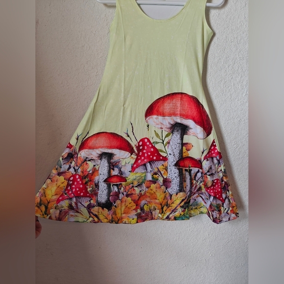 BNWOT Summer Mushroom Dress - Picture 3 of 4